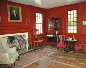 House in the Horseshoe parlor